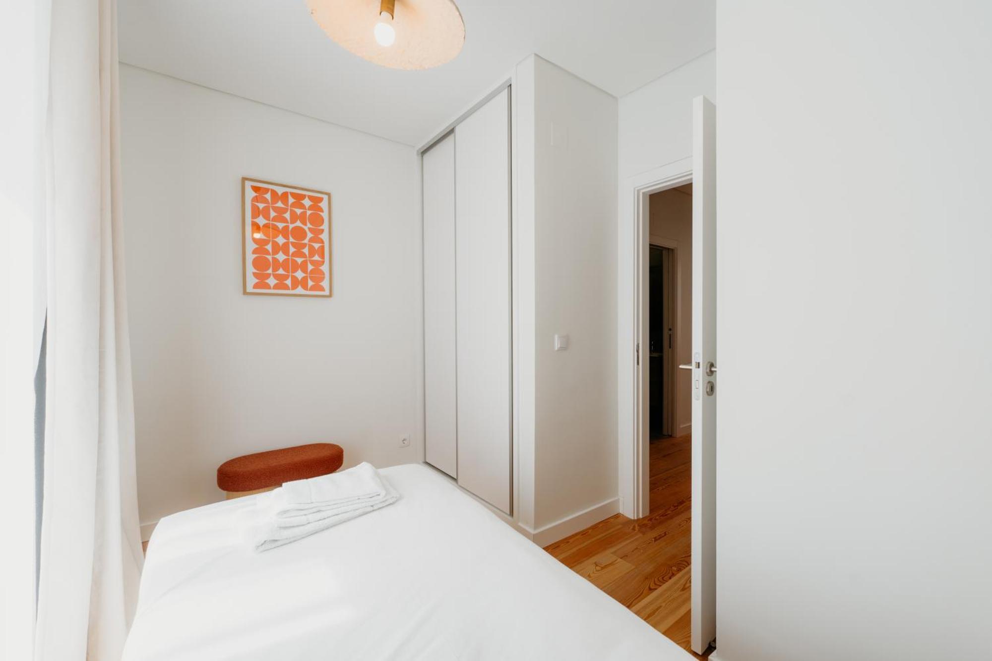 Mary Orange - No 236 1e - Sophisticated Two-bedroom Getaway Lisbon